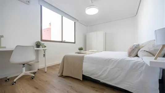 Rooms in Valencia Extramurs - photo 2