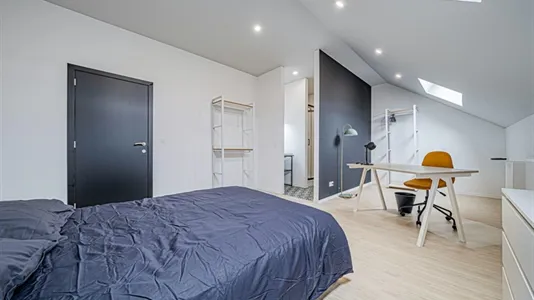 Rooms in Charleroi - photo 1