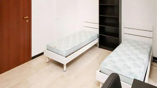 Rooms in Milano Zona 5 - Vigentino, Chiaravalle, Gratosoglio - photo 3