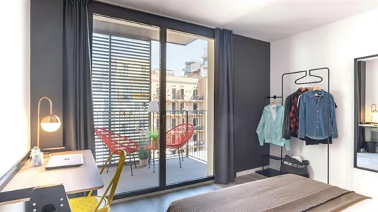 Rooms in Barcelona Ciutat Vella - photo 2