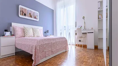 Room for rent in Milano Zona 9 - Porta Garibaldi, Niguarda, Milan