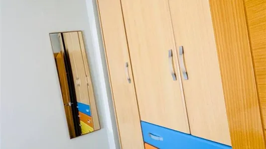 Rooms in Badalona - photo 3