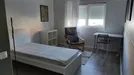 Room for rent, Caldas da Rainha, Leiria (Distrito), &lt;span class=&quot;blurred street&quot; onclick=&quot;ProcessAdRequest(14255846)&quot;&gt;&lt;span class=&quot;hint&quot;&gt;See streetname&lt;/span&gt;[xxxxxxxxxxxxx]&lt;/span&gt;