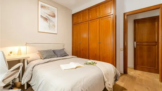 Rooms in Barcelona Eixample - photo 1