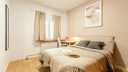 Rooms in Barcelona Eixample - photo 2