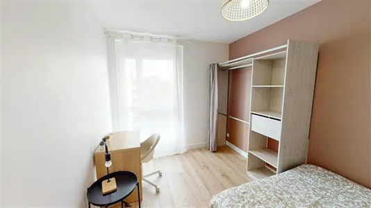 Rooms in Caen - photo 1