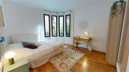 Room for rent in Paris 8ème arrondissement, Paris