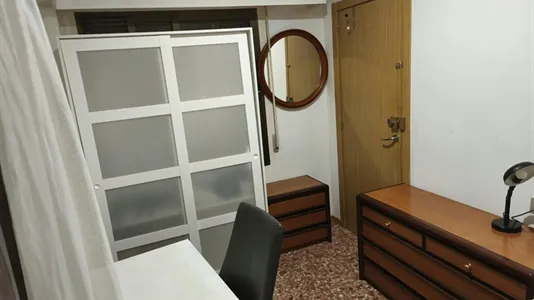 Rooms in Castellón de la Plana/Castelló de la Plana - photo 2