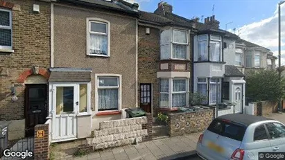 Apartments for rent in Swanscombe - Kent - Photo from Google Street View
