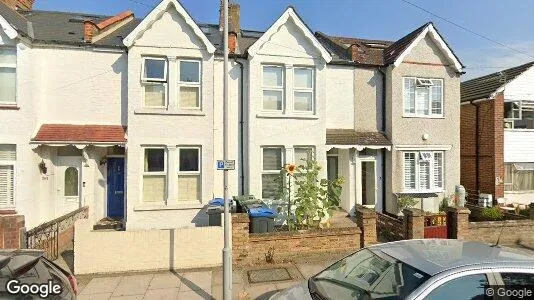 Apartments for rent in New Malden - Surrey - Photo from Google Street View