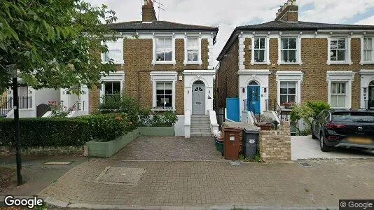 Apartments for rent in London W4 - Photo from Google Street View