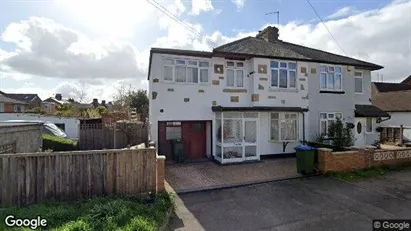 Apartments for rent in Walton-on-Thames - Surrey - Photo from Google Street View