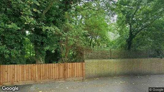 Apartments for rent in Staines-upon-Thames - Middlesex - Photo from Google Street View