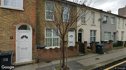 Apartments for rent in Croydon - Surrey - Photo from Google Street View