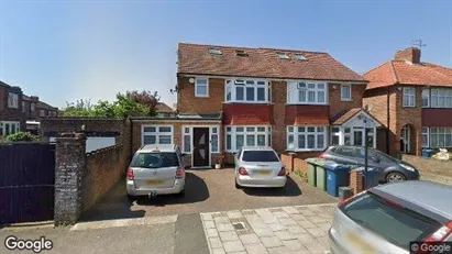 Apartments for rent in Edgware - Middlesex - Photo from Google Street View