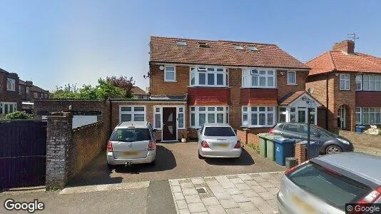 Apartments for rent in Edgware - Middlesex - Photo from Google Street View
