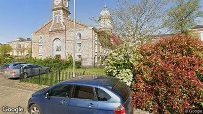 Apartments for rent in London N11 - Photo from Google Street View