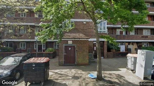 Rooms for rent in London W12 - Photo from Google Street View