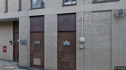 Apartments for rent in London E14 - Photo from Google Street View
