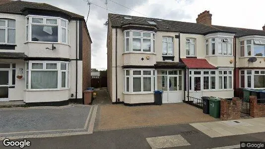 Apartments for rent in Mitcham - Surrey - Photo from Google Street View