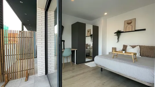 Rooms in El Prat de Llobregat - photo 5