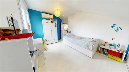 Houses in Grenoble - photo 8