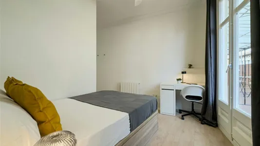 Rooms in Barcelona Ciutat Vella - photo 3