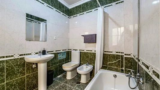 Rooms in Málaga - photo 4