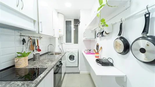 Rooms in Barcelona Eixample - photo 8