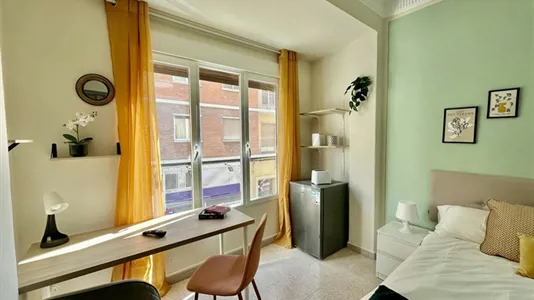 Rooms in Zaragoza - photo 3