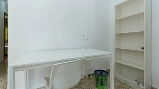 Rooms in Granada - photo 9