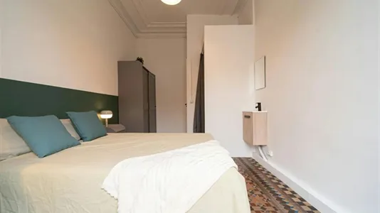 Rooms in Barcelona Eixample - photo 4