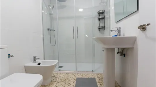 Rooms in Málaga - photo 8