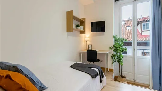 Rooms in Madrid Centro - photo 1