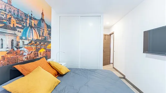 Rooms in Madrid Centro - photo 2