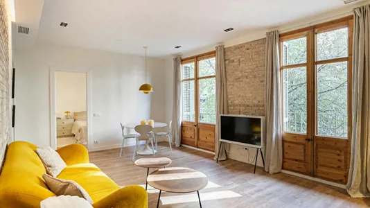 Apartments in Barcelona Eixample - photo 3