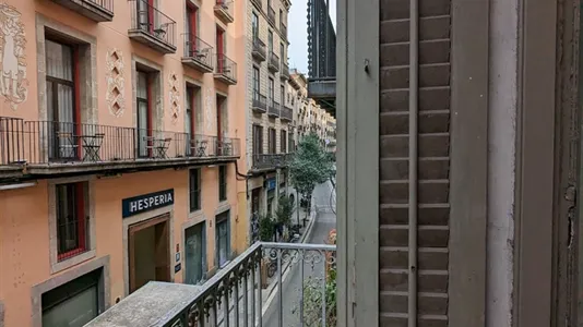 Rooms in Barcelona Ciutat Vella - photo 10