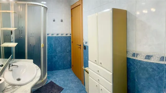 Rooms in Barcelona Ciutat Vella - photo 8