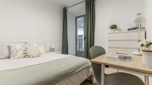 Rooms in Madrid Centro - photo 1