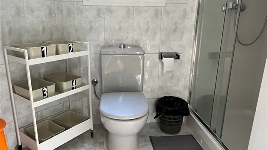 Rooms in Barcelona Eixample - photo 8