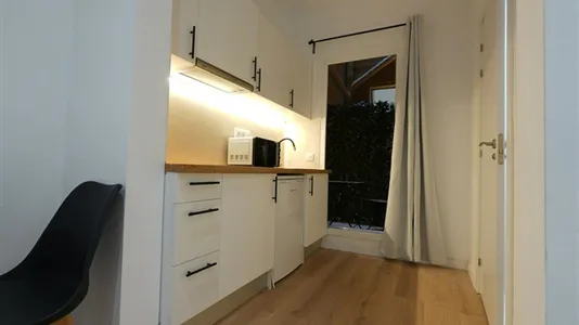 Rooms in Barcelona Eixample - photo 4