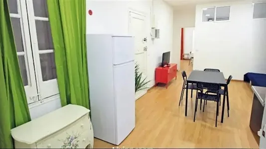 Rooms in Barcelona Ciutat Vella - photo 5