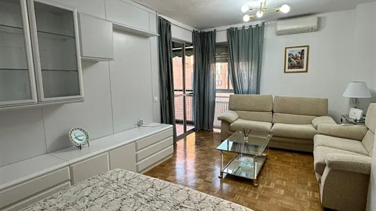 Rooms in Madrid San Blas - photo 4