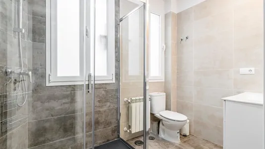 Rooms in Madrid Centro - photo 9