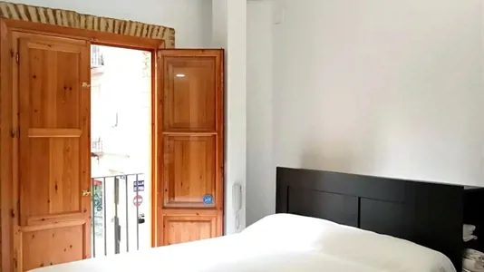 Apartments in Valencia Ciutat Vella - photo 2