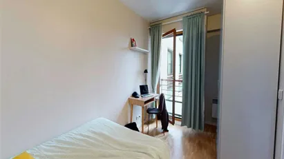 Room for rent in Boulogne-Billancourt, Île-de-France