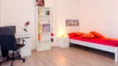Room for rent, Turin, Piemonte, &lt;span class=&quot;blurred street&quot; onclick=&quot;ProcessAdRequest(8191555)&quot;&gt;&lt;span class=&quot;hint&quot;&gt;See streetname&lt;/span&gt;[xxxxxxxxxxxxx]&lt;/span&gt;
