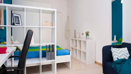 Rooms in Milano Zona 8 - Fiera, Gallaratese, Quarto Oggiaro - photo 5