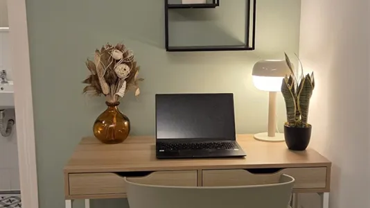 Rooms in Barcelona Eixample - photo 4