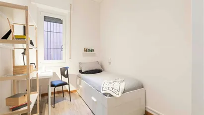 Room for rent in Milano Zona 6 - Barona, Lorenteggio, Milan